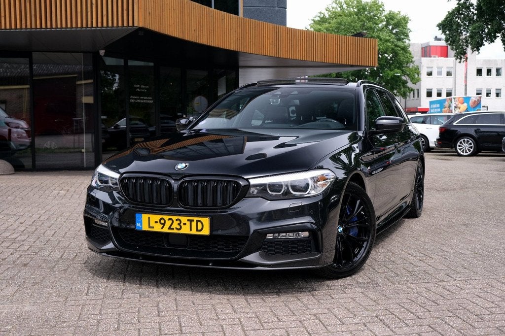 BMW 5-serie Touring 540i xDrive High Executive/ACC/Pano/Stoe, Gebruikt, 2000 kg, Leder, Vierwielaandrijving