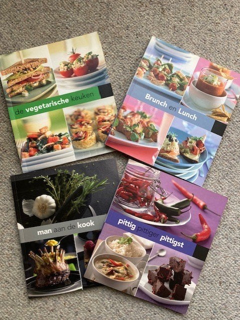 kookboeken salade, kip, pasta, rijst, oven, amuses etc., Gezond koken, Tapas, Hapjes en Dim Sum, Zo goed als nieuw, Ophalen