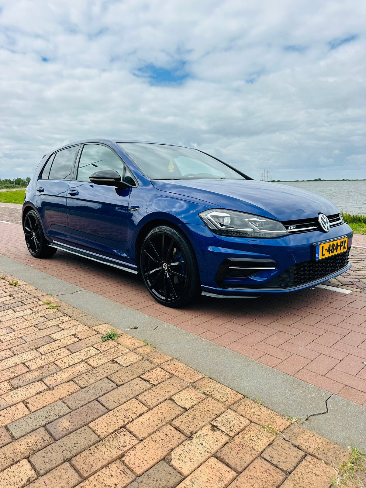 Volkswagen Golf 7.5 R-Line, Auto's, Voorwielaandrijving, 125 pk, 4 cilinders, Blauw