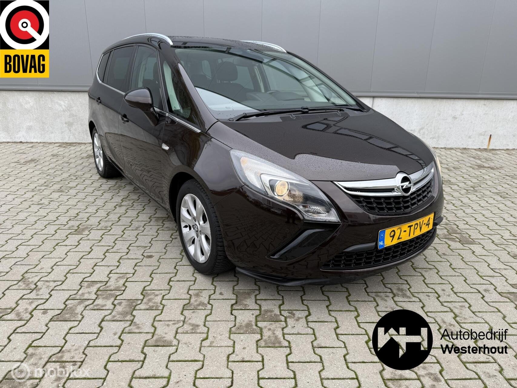 Opel Zafira Tourer 1.4 Edition Navi Parkeersensoren 140PK!, Auto's, 4 cilinders, Bruin, Origineel Nederlands, Bedrijf
