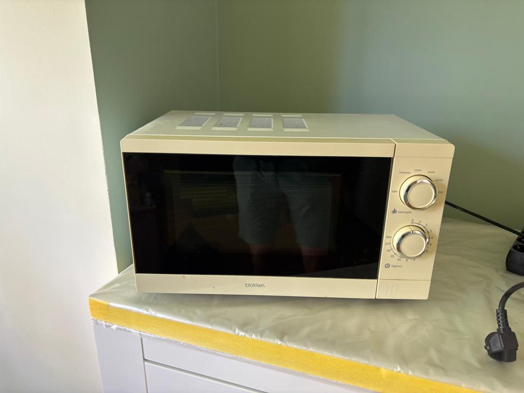 Blokker Magnetron BL-95001 - Wit, Ophalen, Gebruikt, Minder dan 45 cm, Magnetron