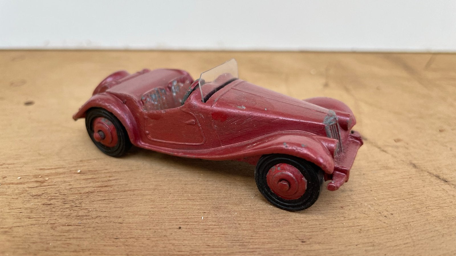 Vintage rood MG Dinky Toy model, Ophalen of Verzenden, Gebruikt