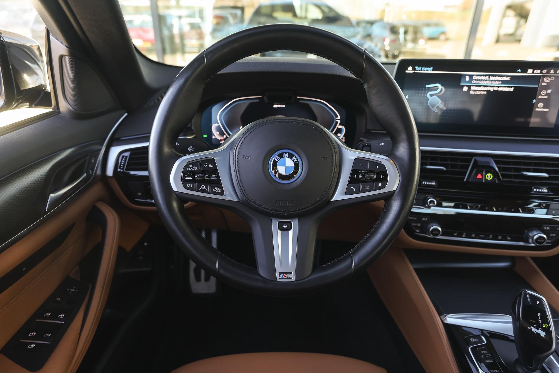 BMW 5 Serie 545e xDrive M Sport Automaat / Sportstoelen / Ac, Gebruikt, Zwart, 394 pk, Met garantie (alle)