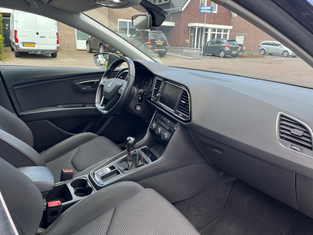 Seat LEON 1.4 TSI FR / NAVI / CARPLAY / CRUISE CTR. / LED /, Auto's, Voorwielaandrijving, Gebruikt, Euro 6, 4 cilinders