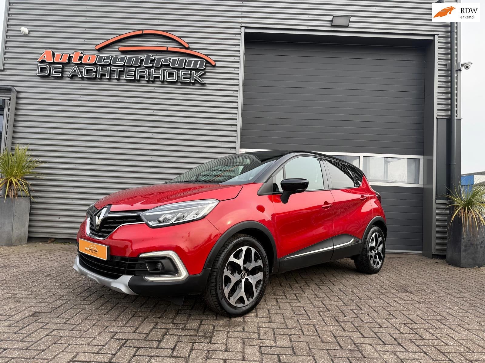 Renault Captur 1.3 TCe 155 Intens | NAVI | LED | KEYLESS, Auto's, Stof, Gebruikt, Zwart, 4 cilinders