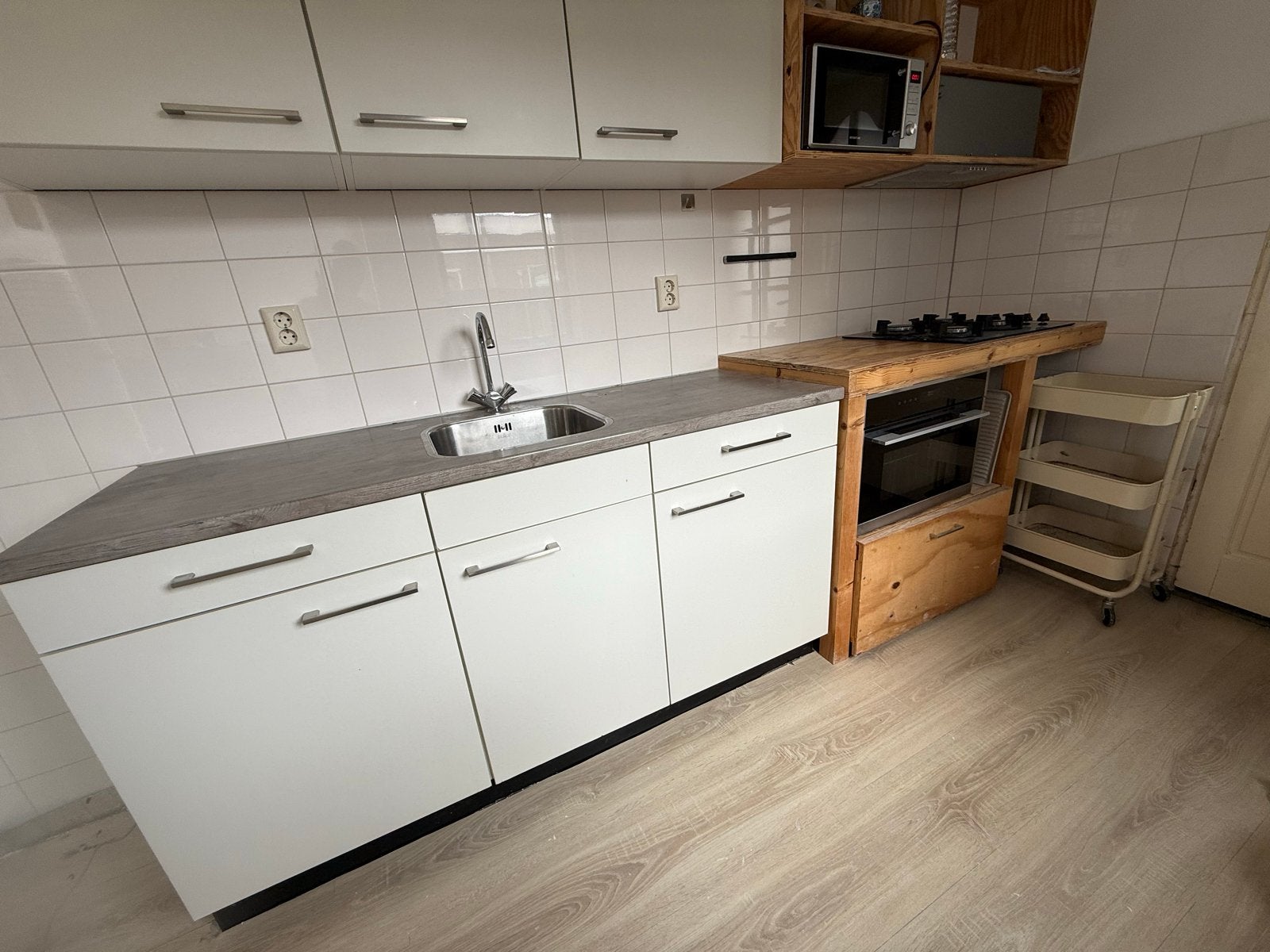 Keuken - gedemonteerd - kookplaat, oven, spoelbak, afzuigkap, Huis en Inrichting, Ophalen, Gebruikt, Wit, Enkelwandige keuken