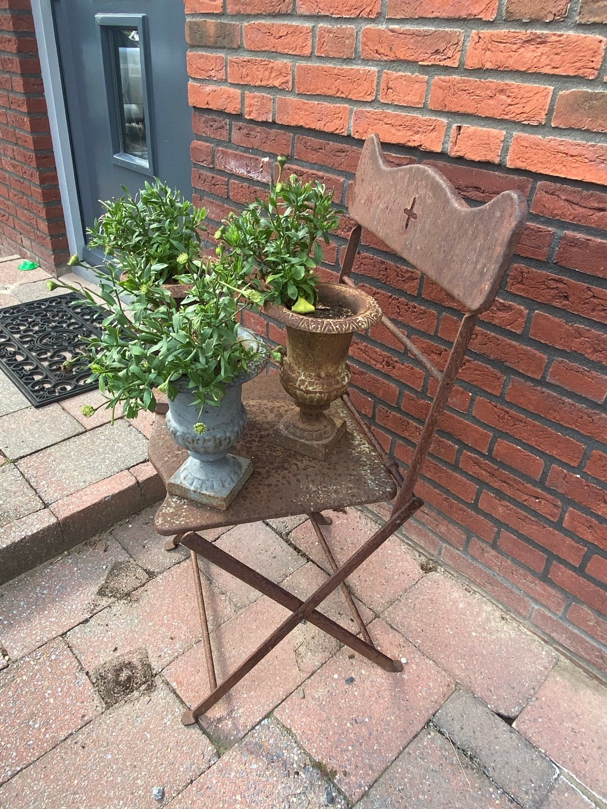 Antieke gietijzeren bloempotten 3 stuks, Ophalen of Verzenden