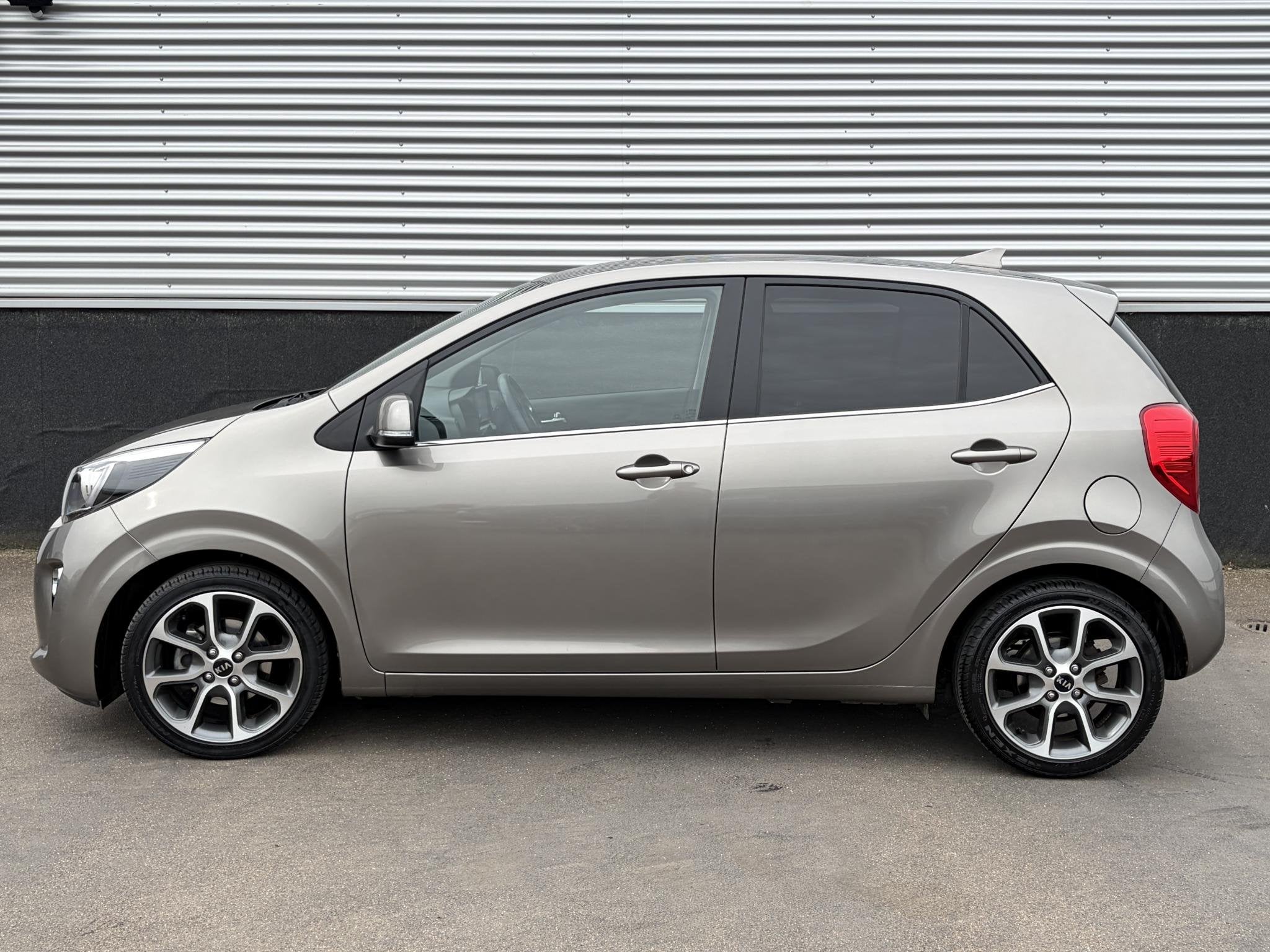 Kia Picanto 1.0 CVVT Design Edition Nieuw geleverd & dealero, Auto's, Voorwielaandrijving, Gebruikt, Euro 6, 4 stoelen