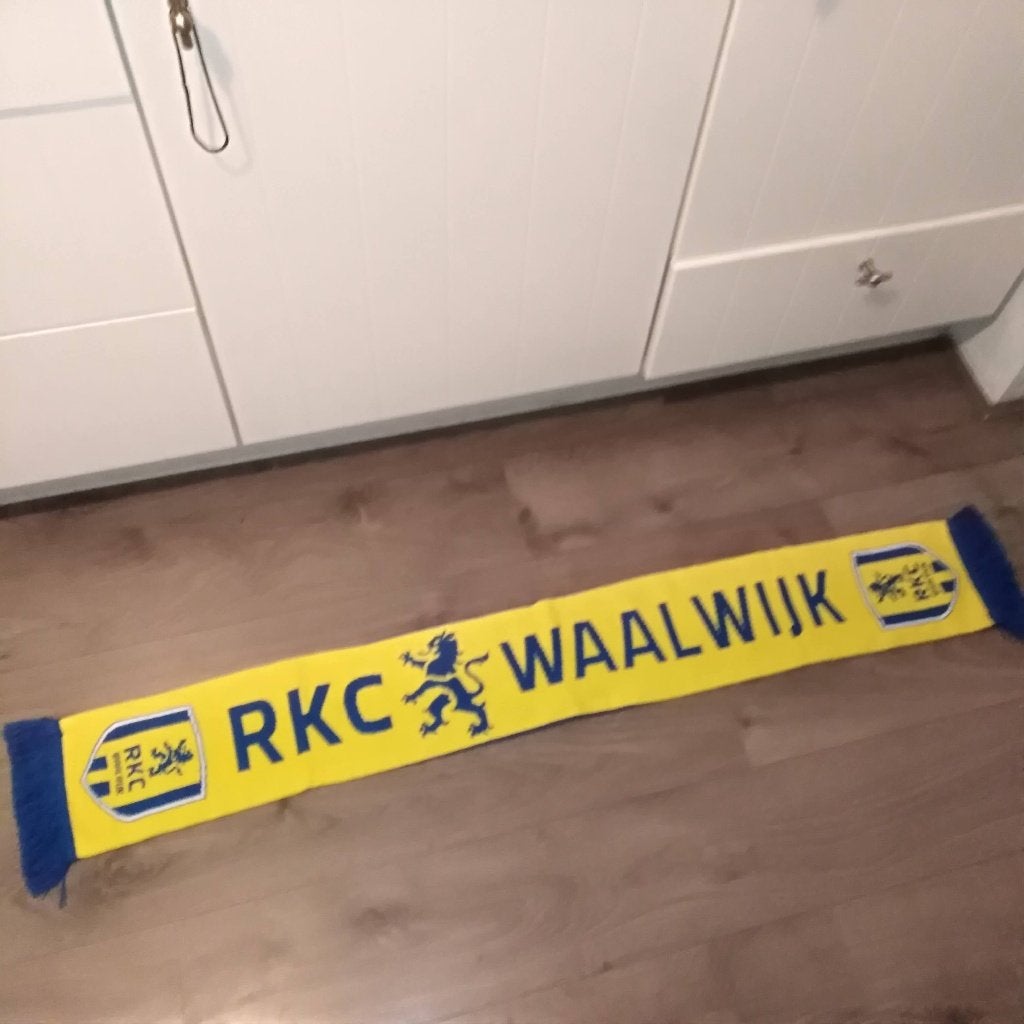 Sjaal RKC Waalwijk Dit is de mooiste club van allemaal, Ophalen, Gebruikt, Overige binnenlandse clubs, Vaantje of Sjaal