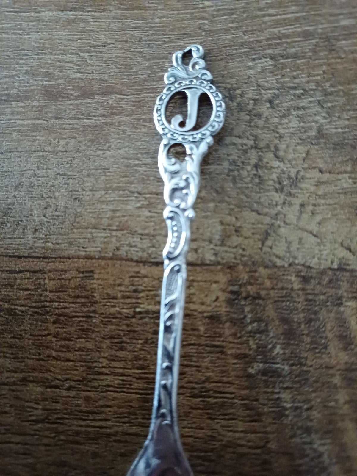 Mooi bewerkt 90 zilver lepeltje met letter J, Ophalen of Verzenden