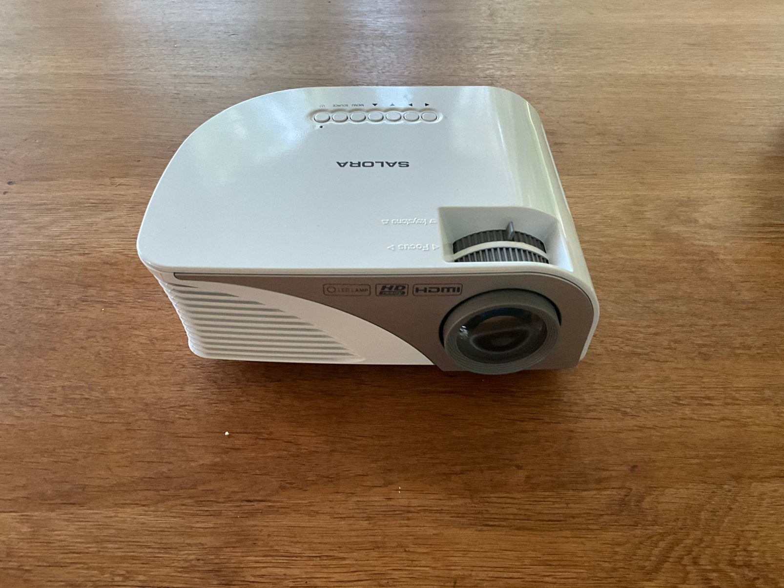 Salora beamer, Audio, Tv en Foto, Beamers, Ophalen, Zo goed als nieuw, LED