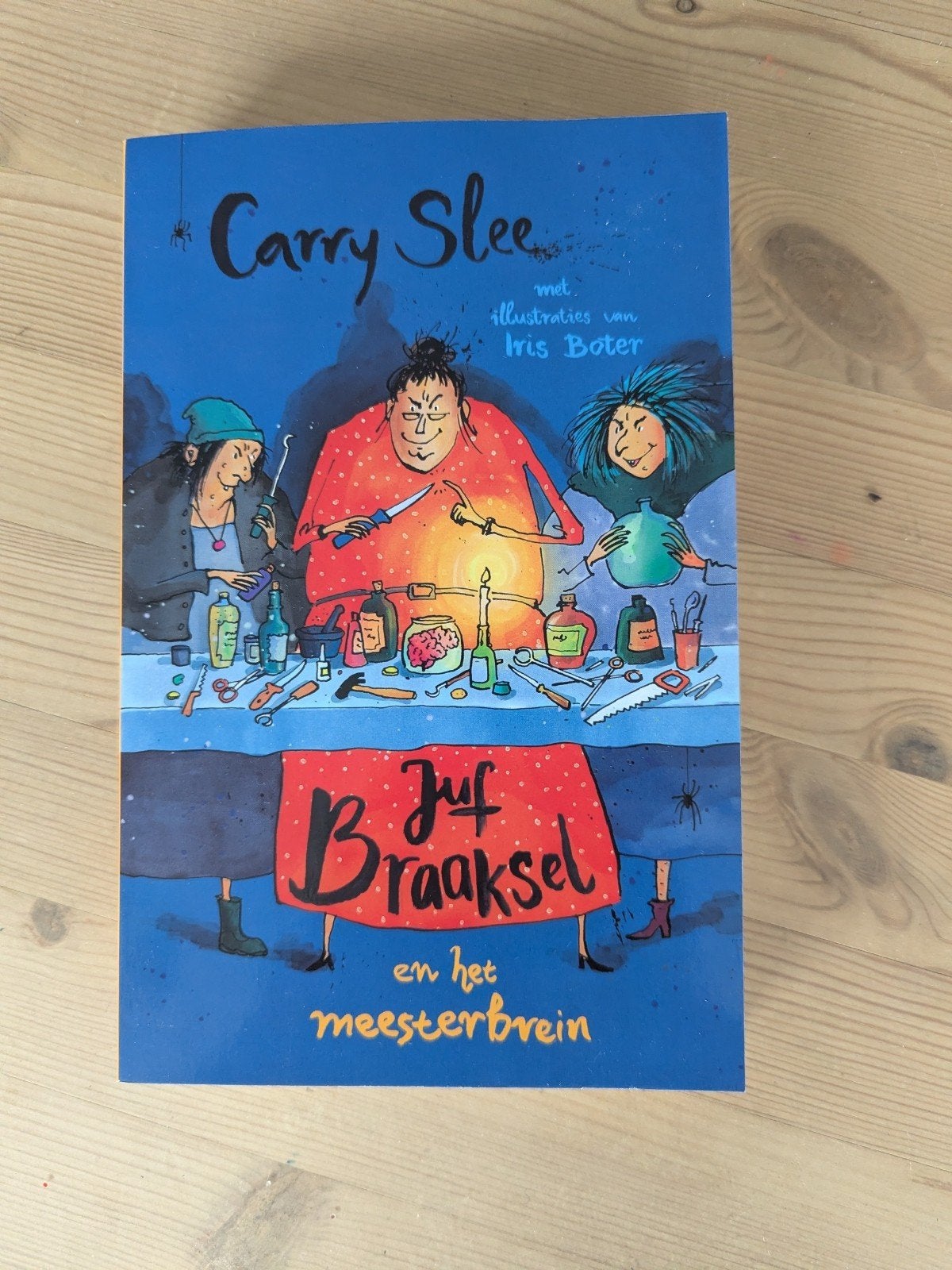 Carry Slee - Juf Braaksel en het meesterbrein, Ophalen of Verzenden, Zo goed als nieuw, Carry Slee, Fictie