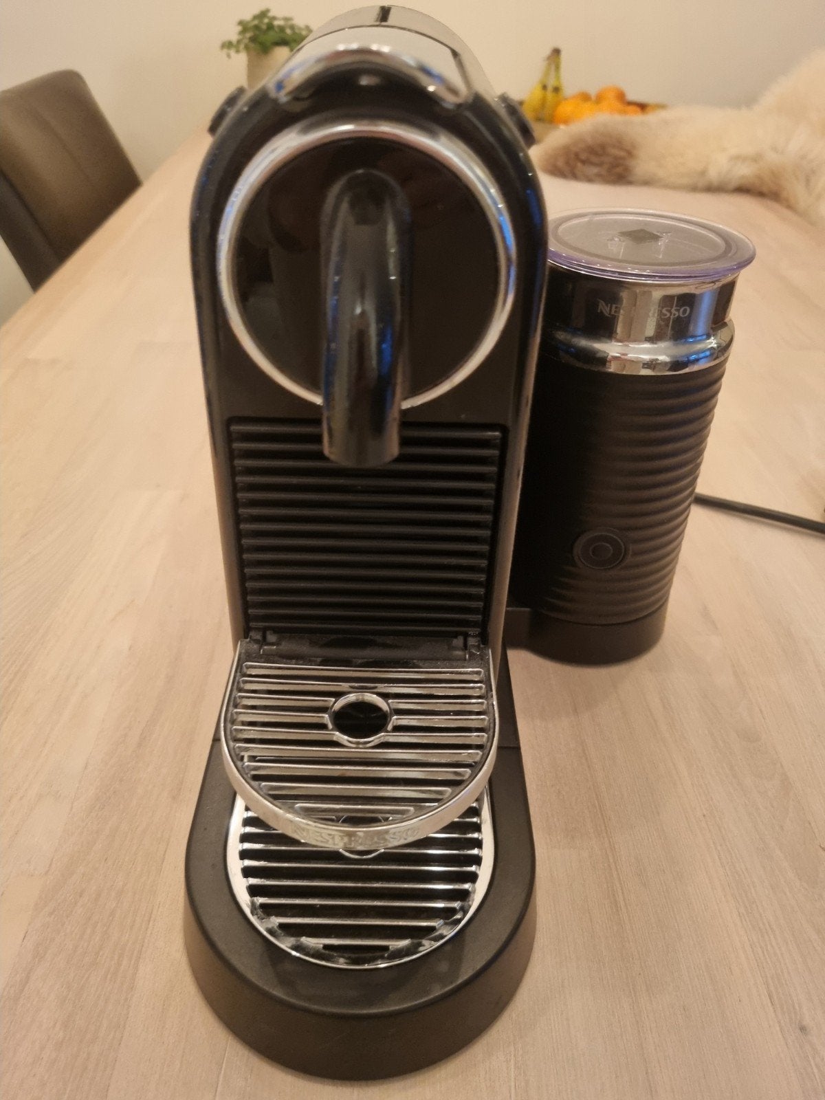 nespressoapperaat met melkopschuimer, Ophalen of Verzenden