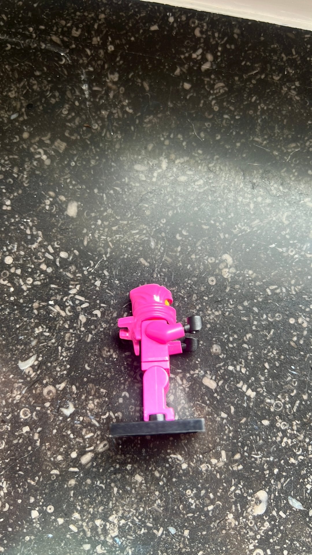 Foto 5 van Ninjago pink zane figuur