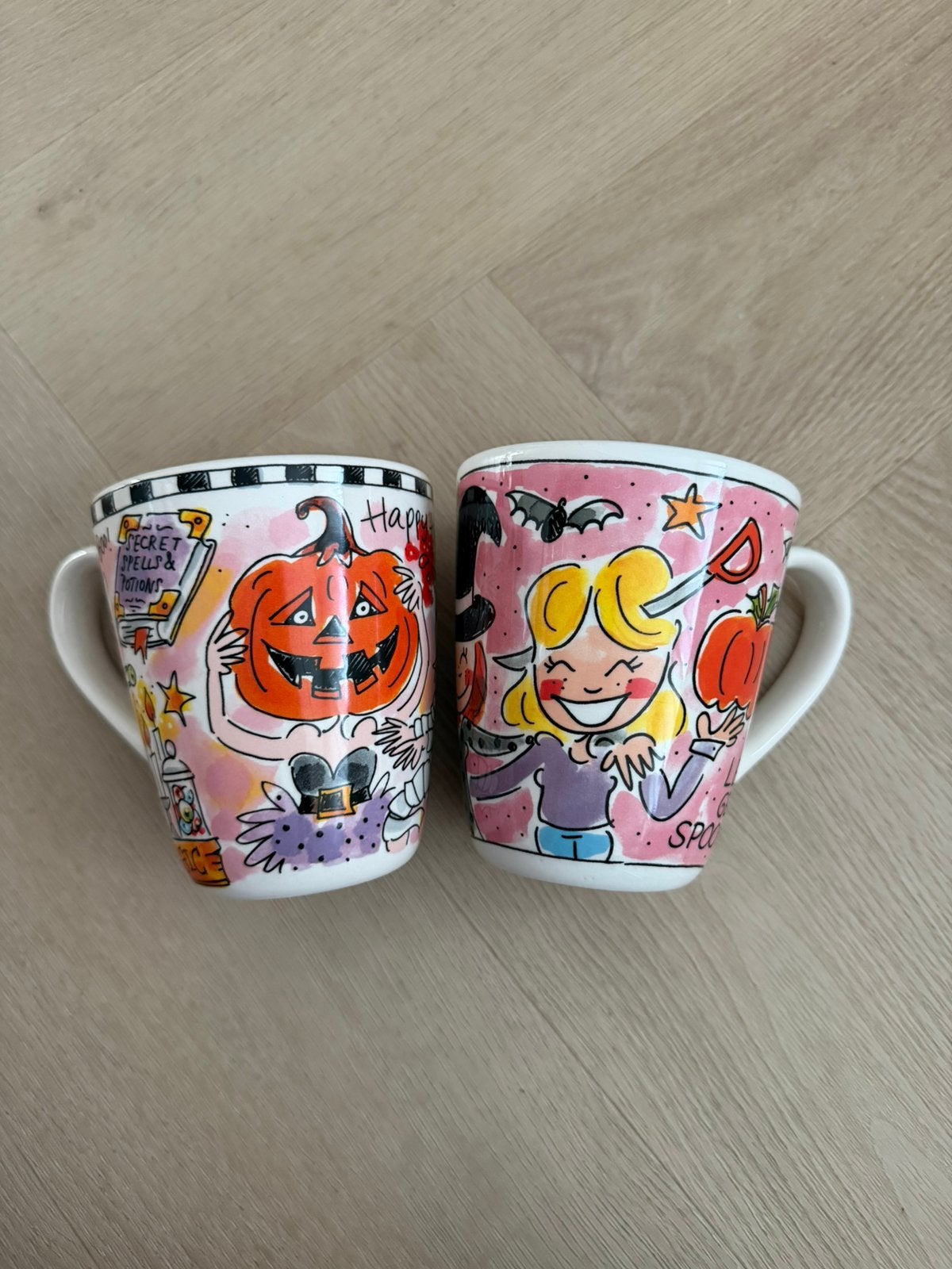 Blond Amsterdam 2 halloween mokken, Huis en Inrichting, Ophalen, Zo goed als nieuw, Aardewerk, Kop(pen) en/of Schotel(s)