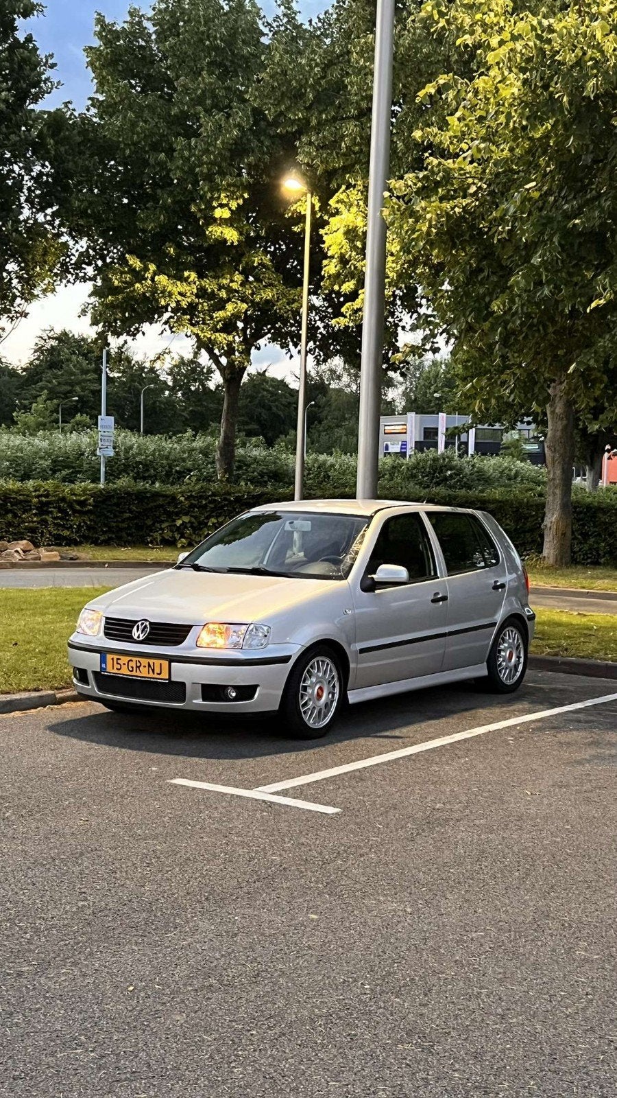 Volkswagen Polo 1.4 74KW 2001 Grijs, Voorwielaandrijving, 450 kg, 31 €/maand, 4 cilinders