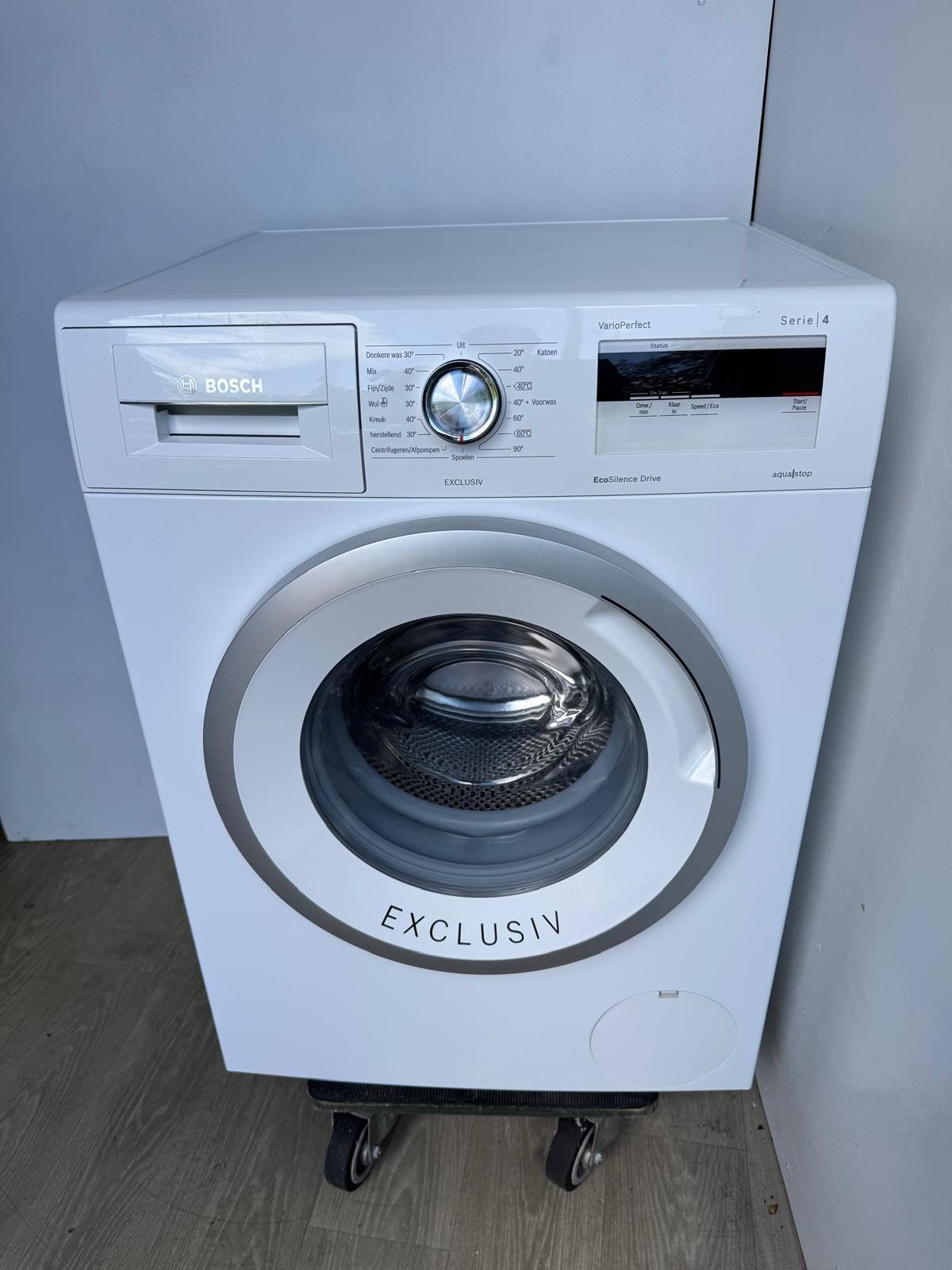Bosch wasmachine serie 4 in uitstekend staat., Ophalen, Zo goed als nieuw, 85 tot 90 cm, 1200 tot 1600 toeren
