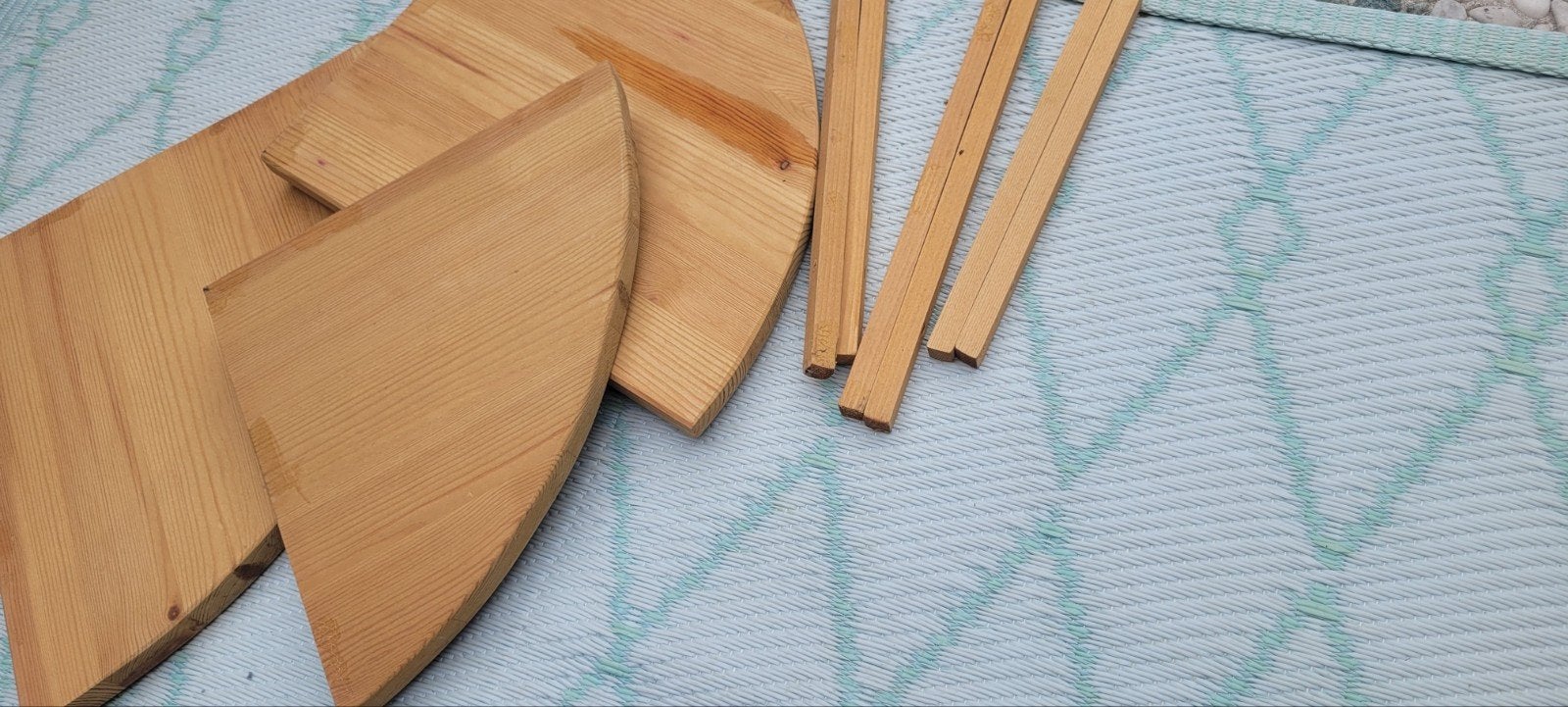 Sfeervolle Houten hoek plankjes met dragers, Minder dan 25 mm, Grenen, Ophalen of Verzenden, Zo goed als nieuw