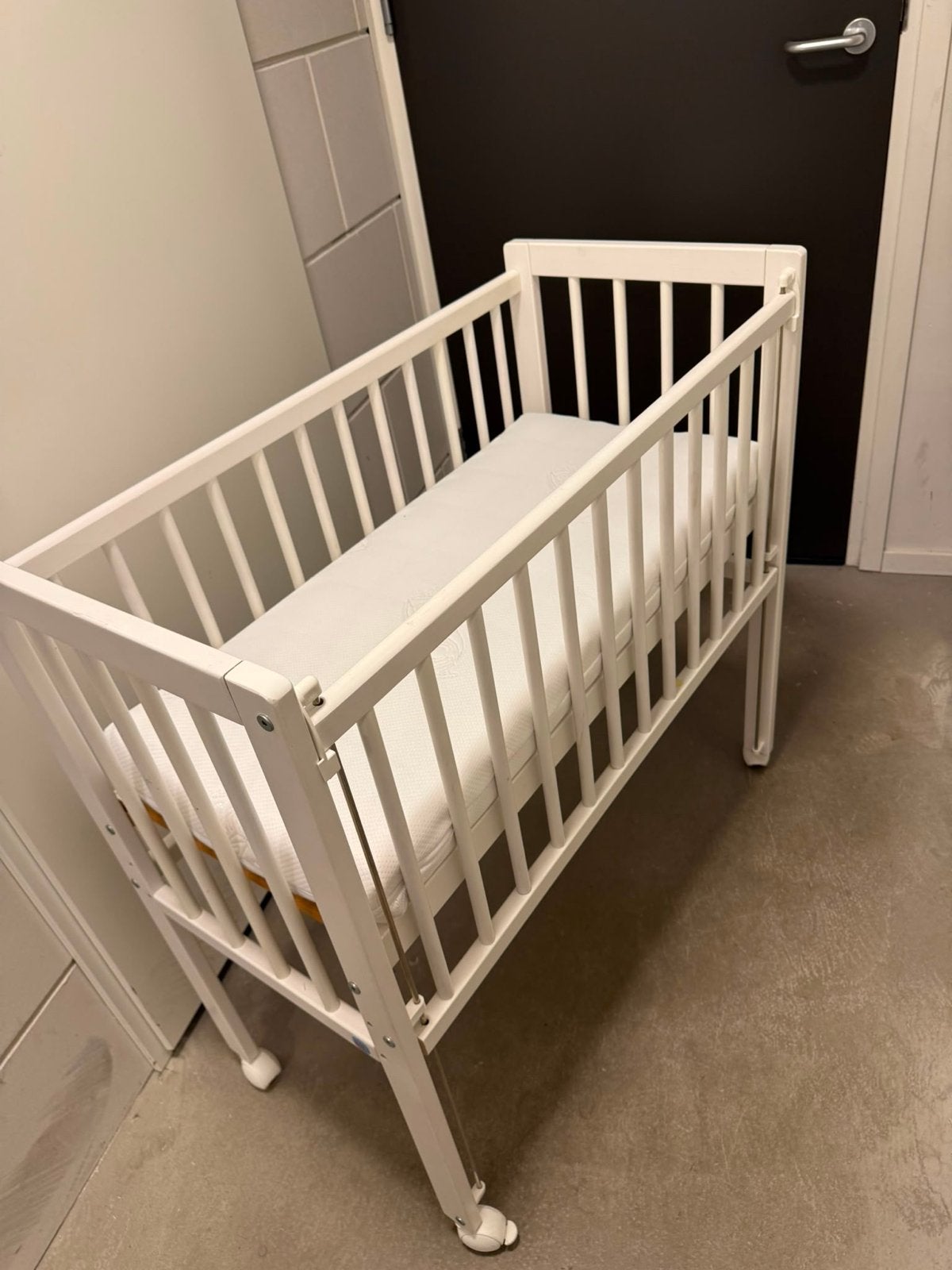 Petite Amélie co-sleeper wit, Ophalen, Zo goed als nieuw, Minder dan 140 cm, Matras