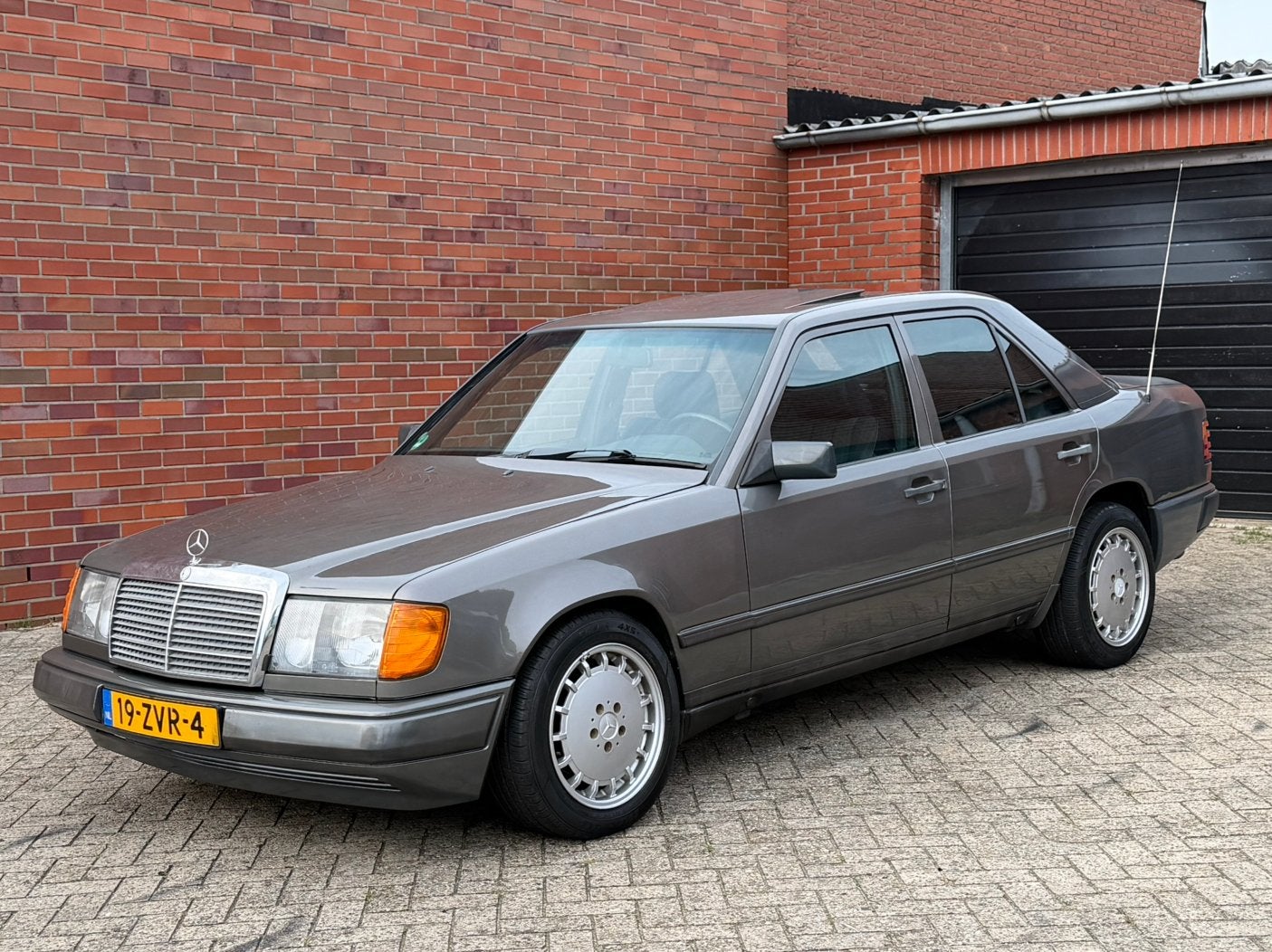 Mercedes-Benz 200-Serie 3.0 300 E K6 1986 Grijs, Zwart, 179 pk, Mercedes-Benz, Bedrijf