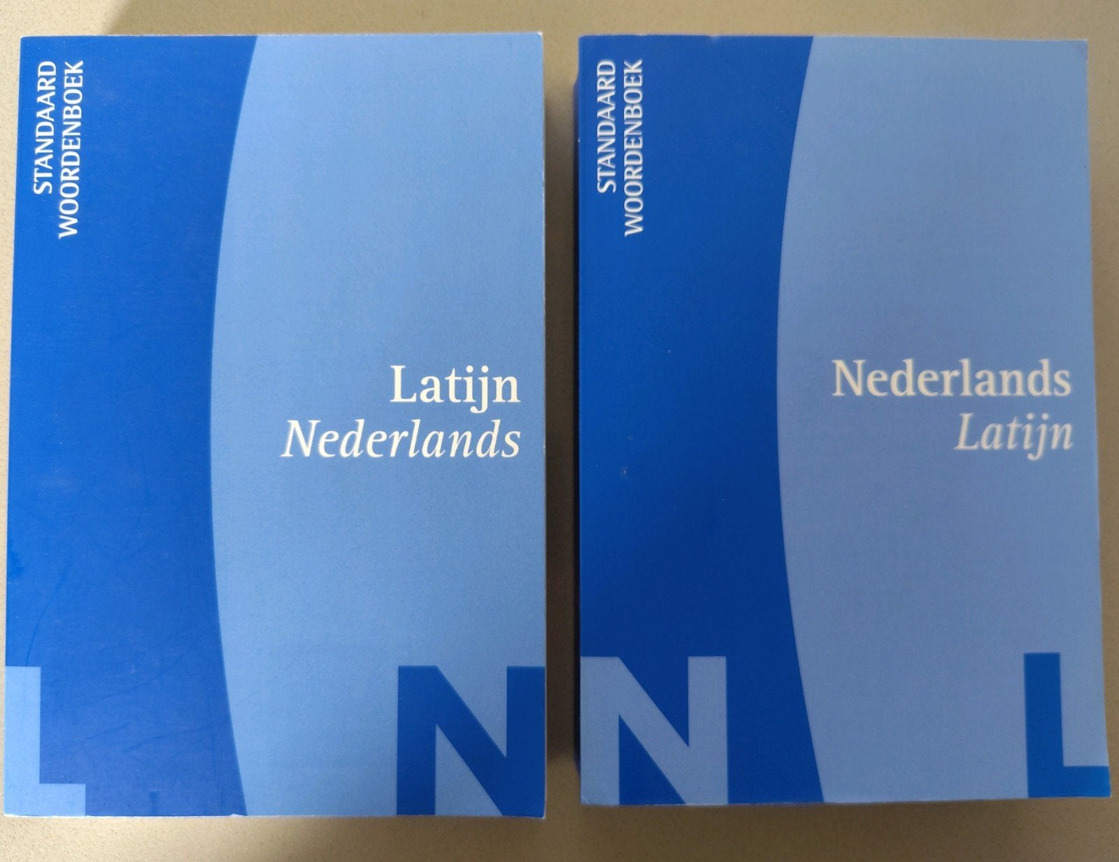 Aerts - Standaard woordenboek Nederlands Latijn, Boeken, Ophalen of Verzenden, Zo goed als nieuw, Aerts