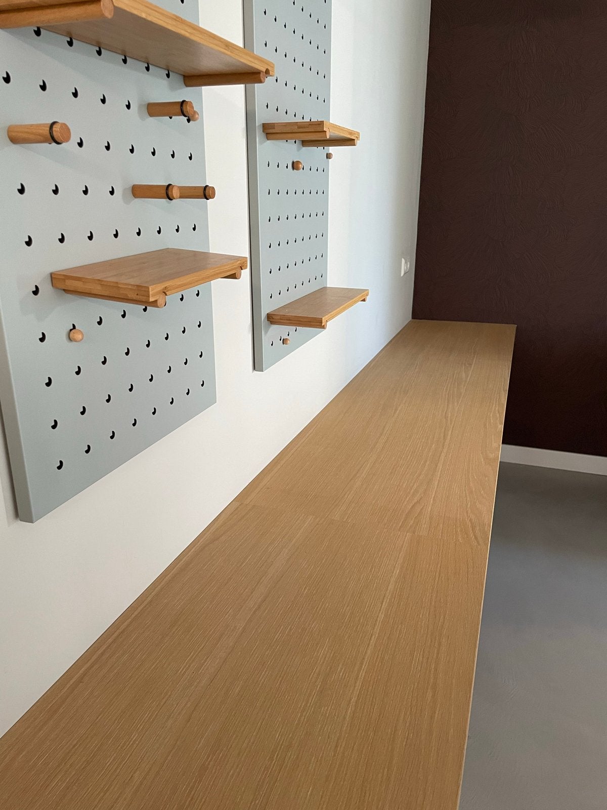 Echte eikenhouten wandplank/dressoir/bureau lengte = 4.18m, Ophalen, Zo goed als nieuw