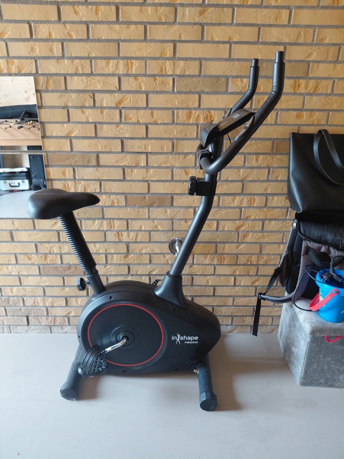 InShape Hometrainer - Zo goed als nieuw, Sport en Fitness, Fitnessapparatuur, Ophalen
