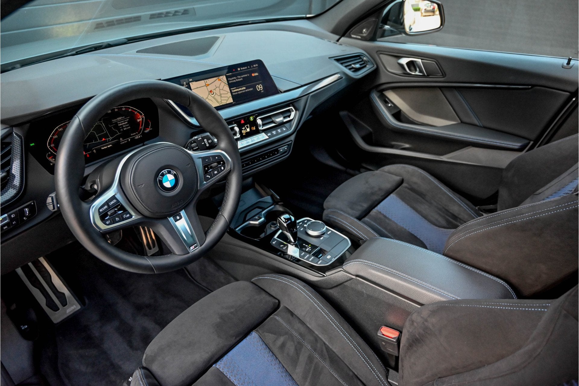 BMW 1 Serie 118i M Pano,Kuipstoelen,HK,Camera, 136 pk, Gebruikt, Bedrijf, 3 cilinders