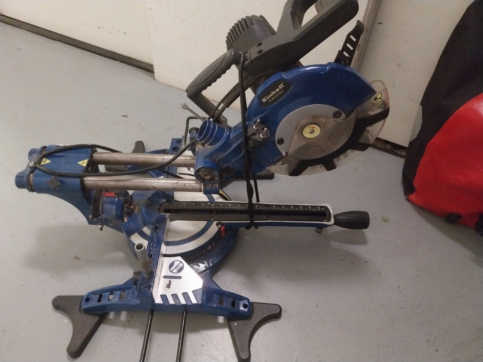 Einhell Afkortzaag - Krachtige Zaag voor Precisiewerk, Gebruikt, Ophalen of Verzenden, Afkortzaag, 30 tot 70 mm