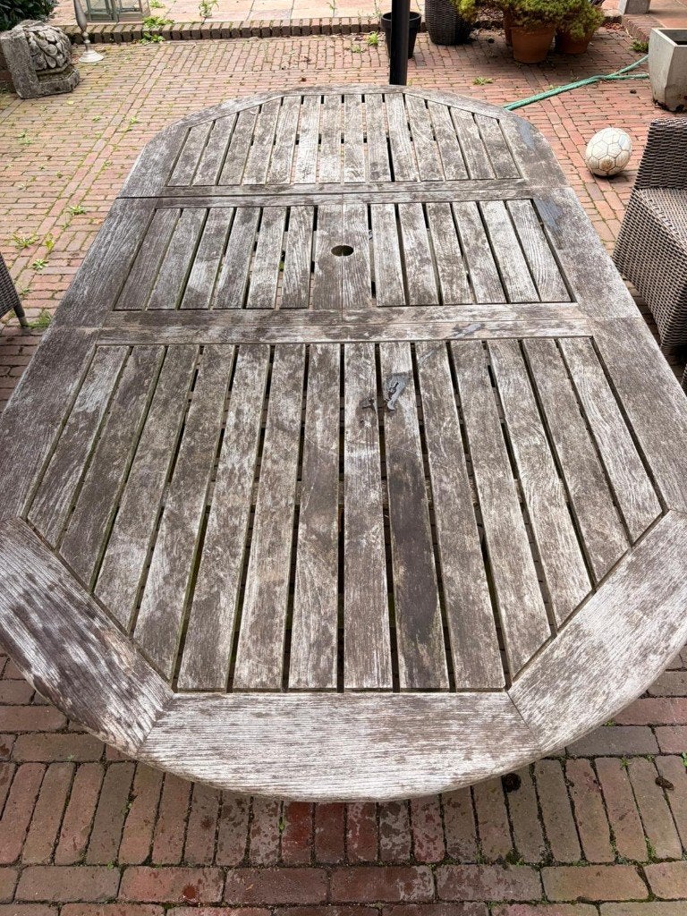 Grote ovalen houten tuintafel (met parasolgat) 240x119cm, Ophalen, Gebruikt, 100 tot 150 cm, Teakhout