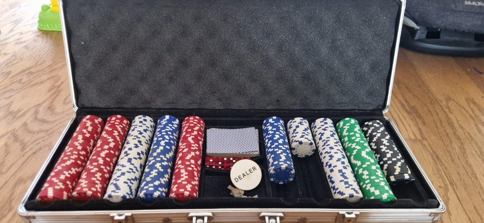 Pokerset in Aluminium Koffer., Hobby en Vrije tijd, Gezelschapsspellen | Overige, Vijf spelers of meer, Ophalen, Zo goed als nieuw