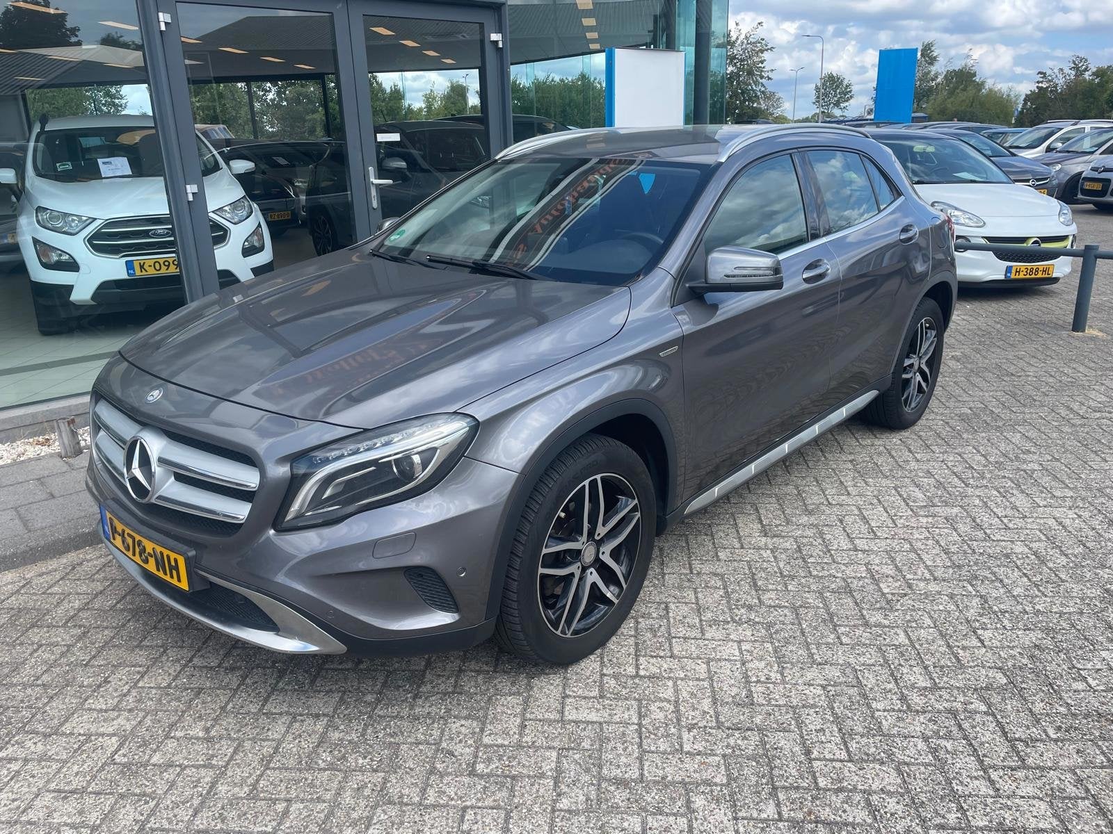 Mercedes-Benz GLA-klasse 200 Prestige, Automatische klimaatregeling, Gebruikt, 715 kg, Leder en Stof