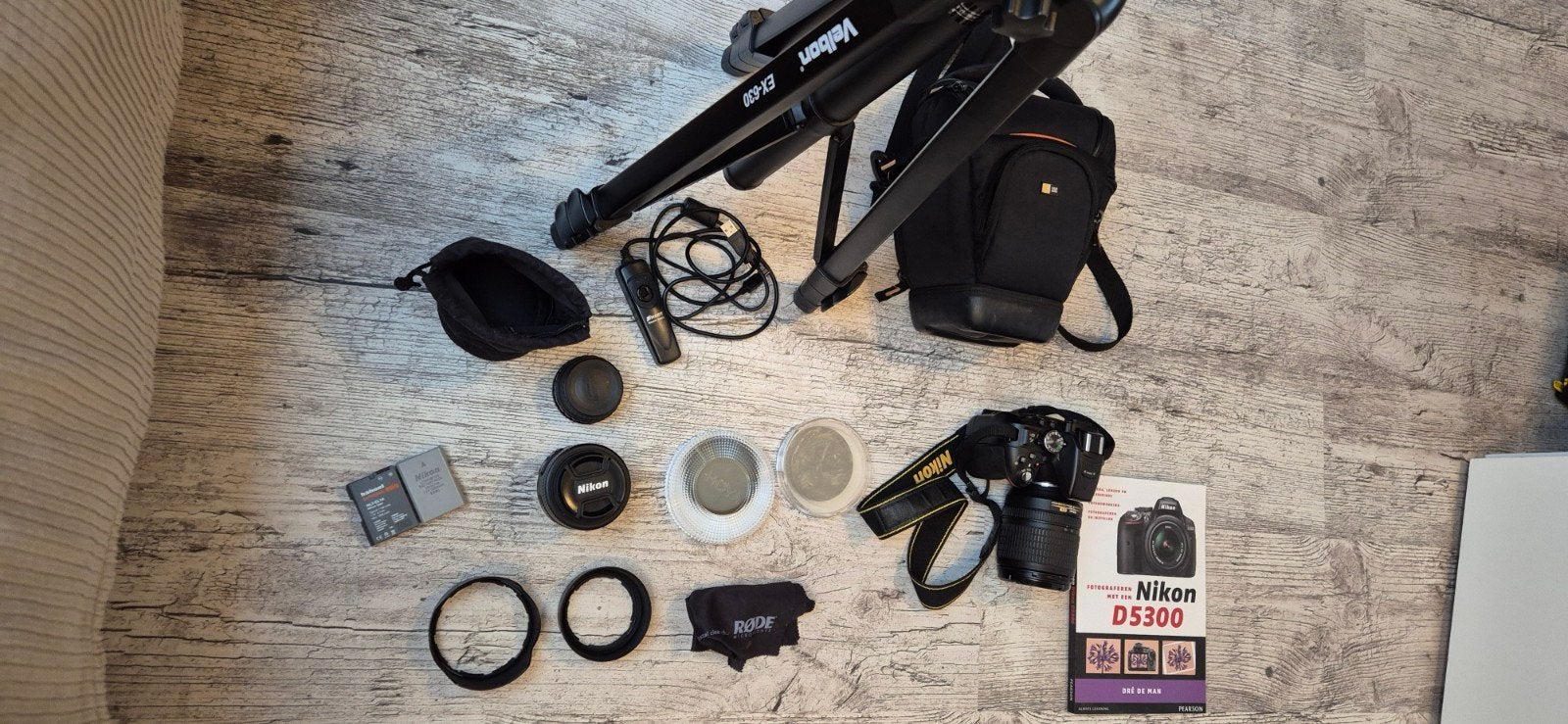 Nikon Complete Set D5300, Spiegelreflex, Ophalen of Verzenden, Zo goed als nieuw, Ingebouwde flitser