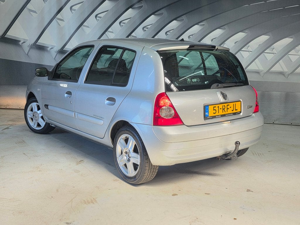 Renault Clio 1.2-16V Communityn airco, Voorwielaandrijving, Stof, Gebruikt, 31 €/maand