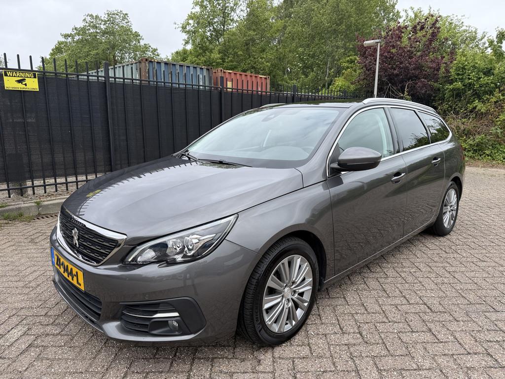 Peugeot 308 SW 1.2 PureTech Allure Carplay/Pano/DAB/CAM/Crui, Voorwielaandrijving, Gebruikt, 1199 cc, Leder en Stof