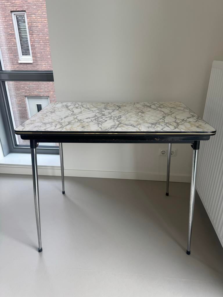 Retro tafel met marmerprint en 4 stoelen, Antiek en Kunst, Antiek | Meubels | Tafels, Ophalen