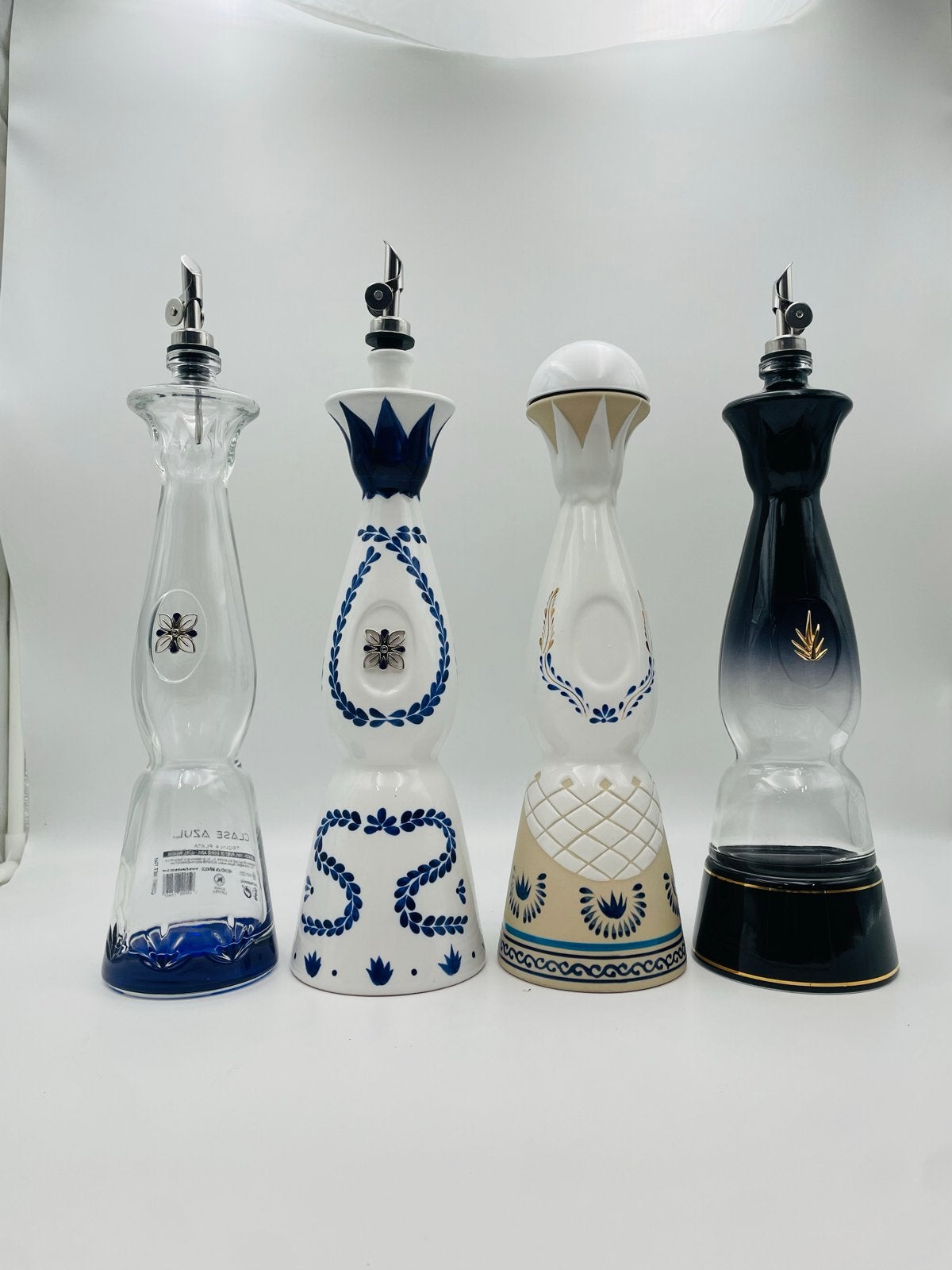 Clase Azul Olieflessen - Unieke Flessen met Schenktuit, Ophalen of Verzenden, Zo goed als nieuw, Wit, Overige merken