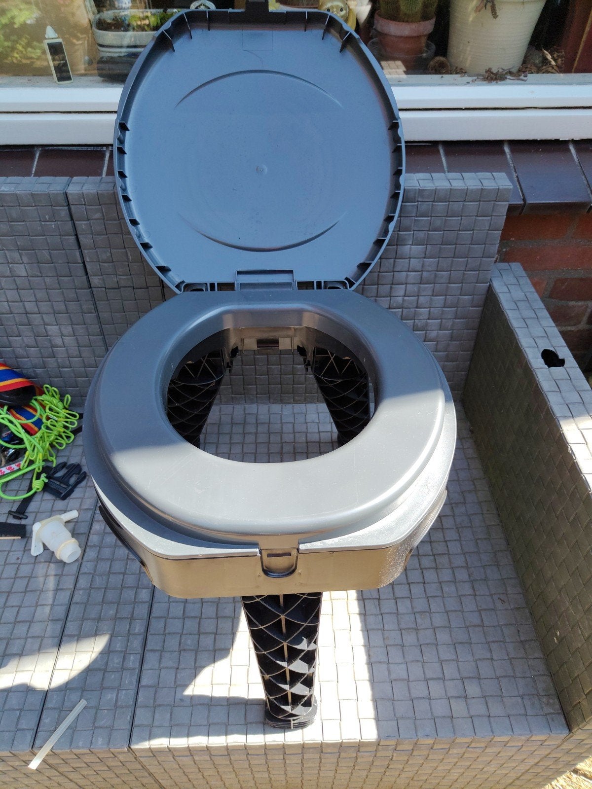 Froyak draagbaar toilet Ideaal voor kamperen/boot, Ophalen of Verzenden, Zo goed als nieuw