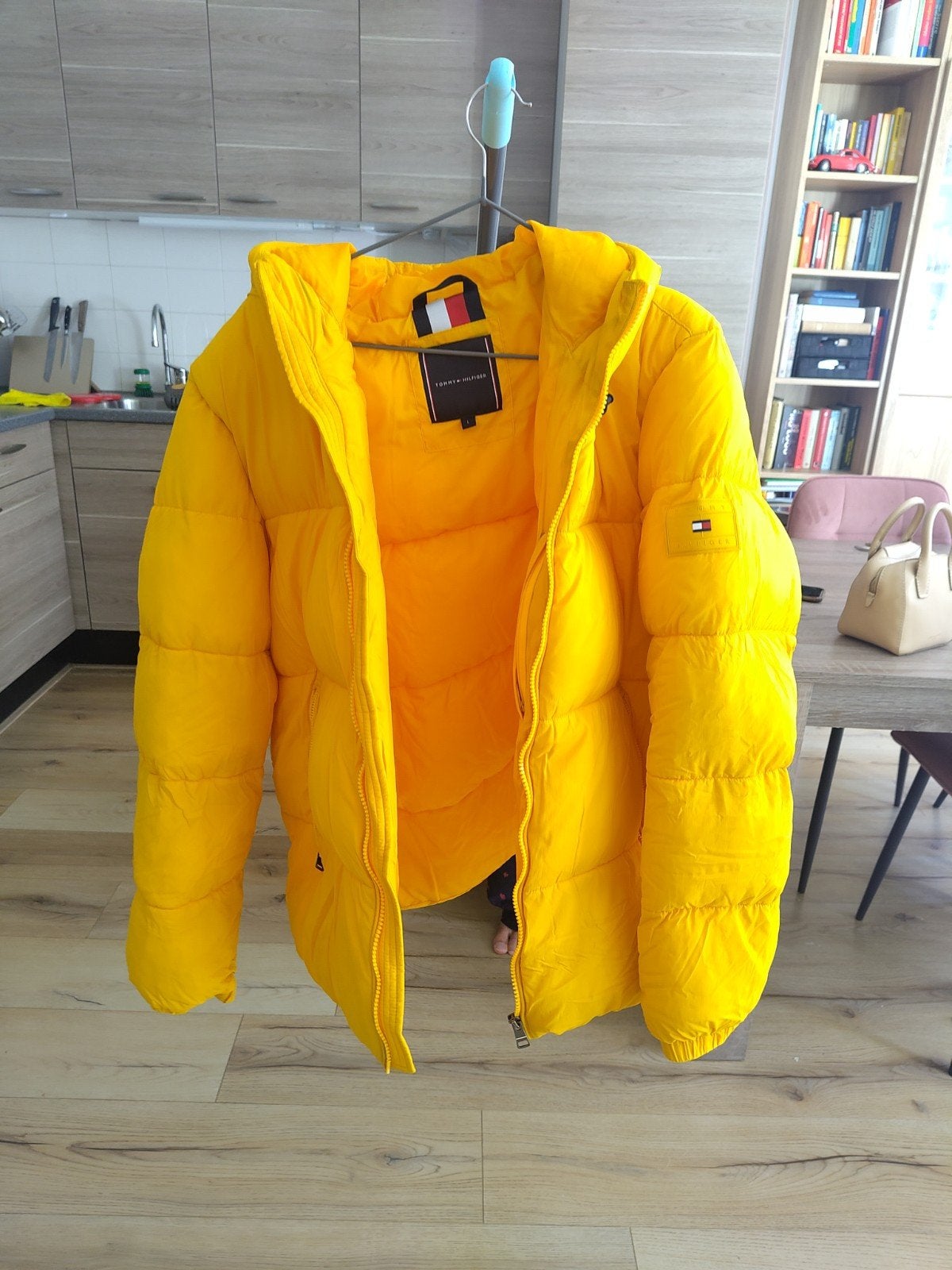 Tommy Hilfiger Gele Puffer Jas Maat M/L, Geel, Zo goed als nieuw, Tommy Hilfiger, Ophalen
