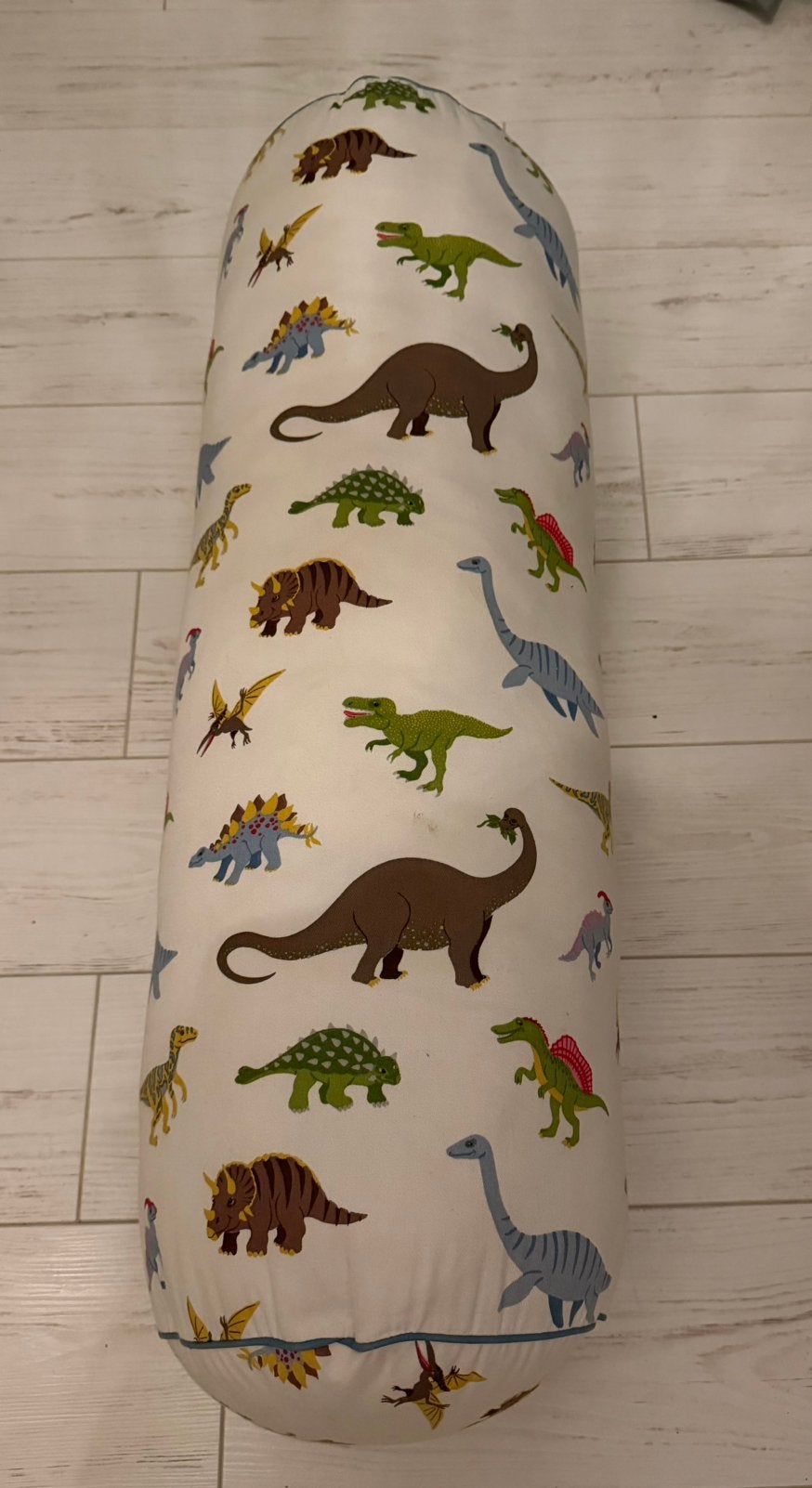 Kussenrol met dino's - Afritsbare hoes IKEA, Ophalen of Verzenden, Gebruikt, Kleed of Kussen