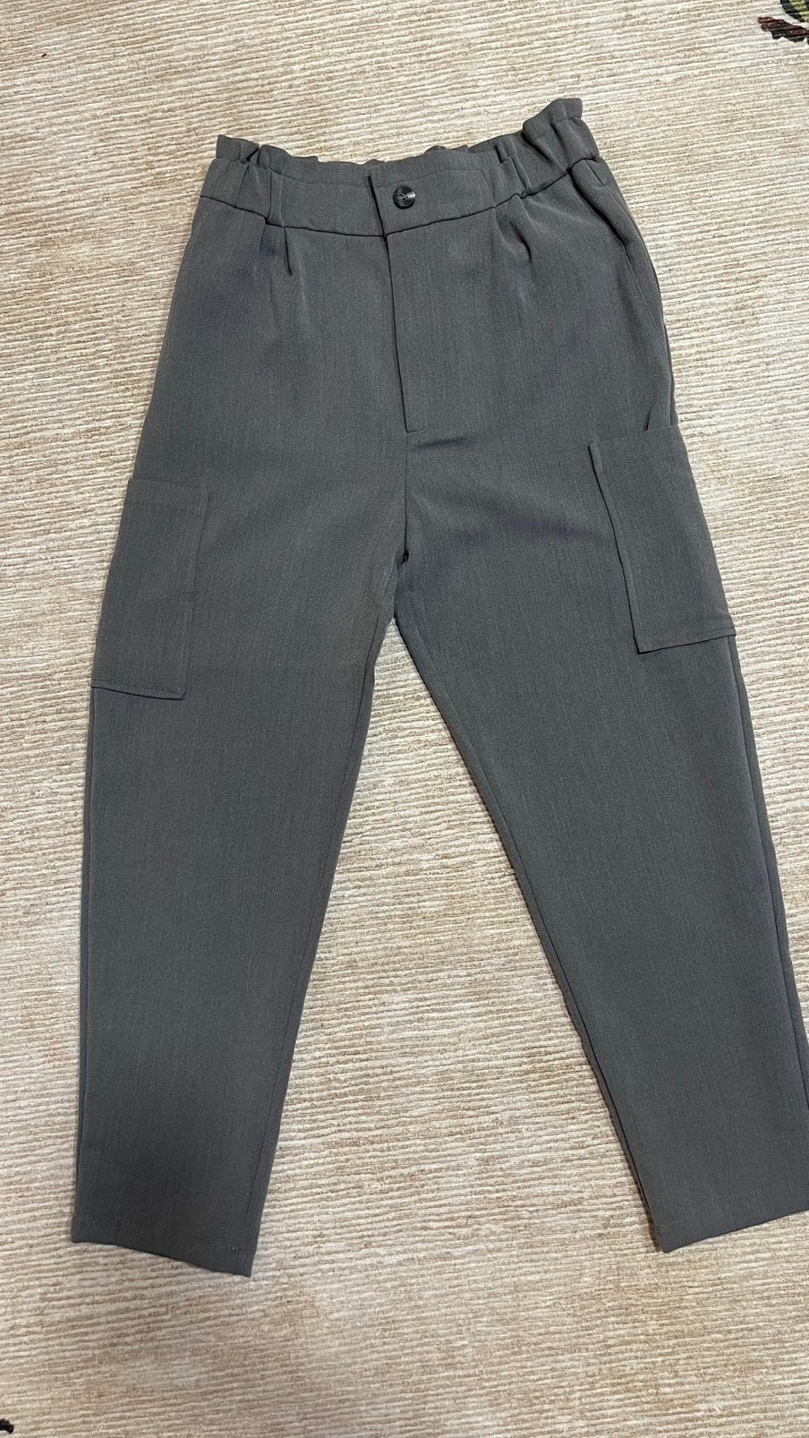 Donkergrijze cargo broek met elastische taille, Maat 38/40 (M), Ophalen of Verzenden, Zo goed als nieuw, Driekwart