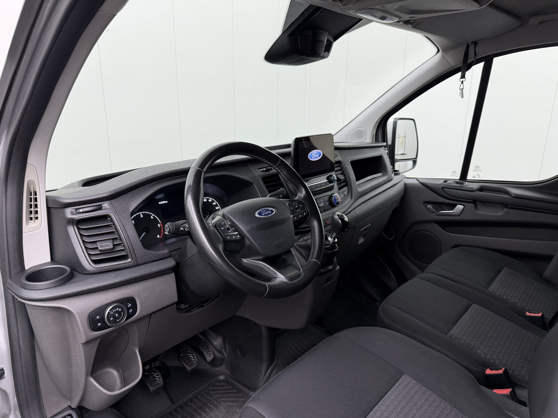 Foto 3 van Ford Transit Custom 2.0TDCi 130PK Achterdeuren | Multimedia