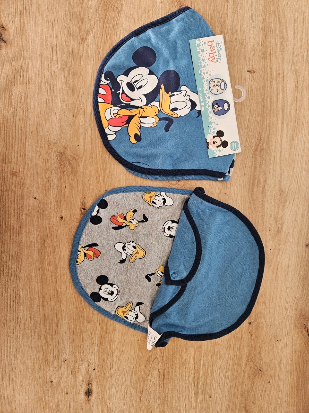 Disney Baby slabbetjes - Mickey Mouse & Pluto (2 stuks), Ophalen of Verzenden, Nieuw, Disney Baby, Jongetje of Meisje