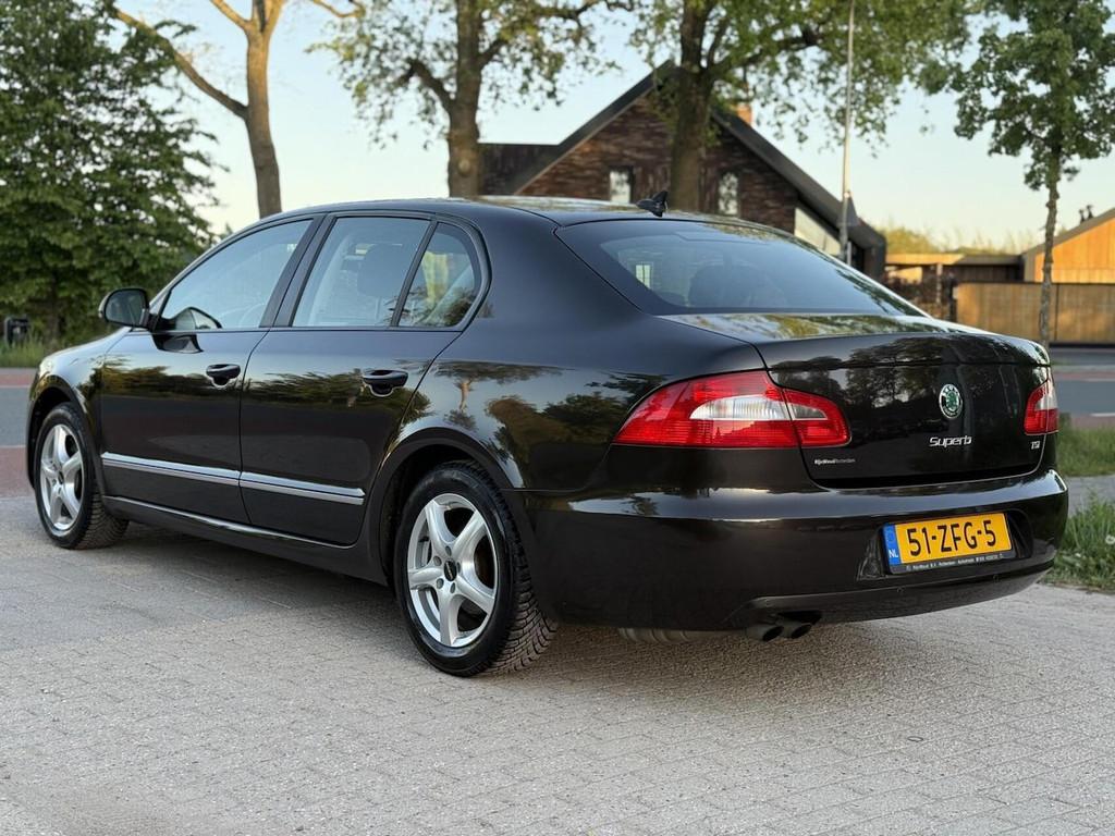 Skoda Superb 1.4 TSI Greentech Active Business Line Navi PDC, Voorwielaandrijving, Euro 5, 125 pk, Gebruikt