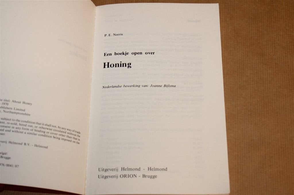 Een Boekje Open over Honing — Norris 1976, Ophalen of Verzenden, Gelezen