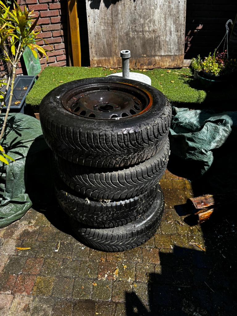 Volvo-velgen 6Jx15 met 195/65 R15 winterbanden, Ophalen, Gebruikt