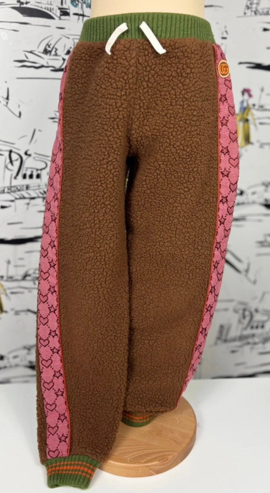 Gucci GG patch teddy broek maat 6 en 10 119 euro, Broek, Meisje, Gucci EU, Zo goed als nieuw