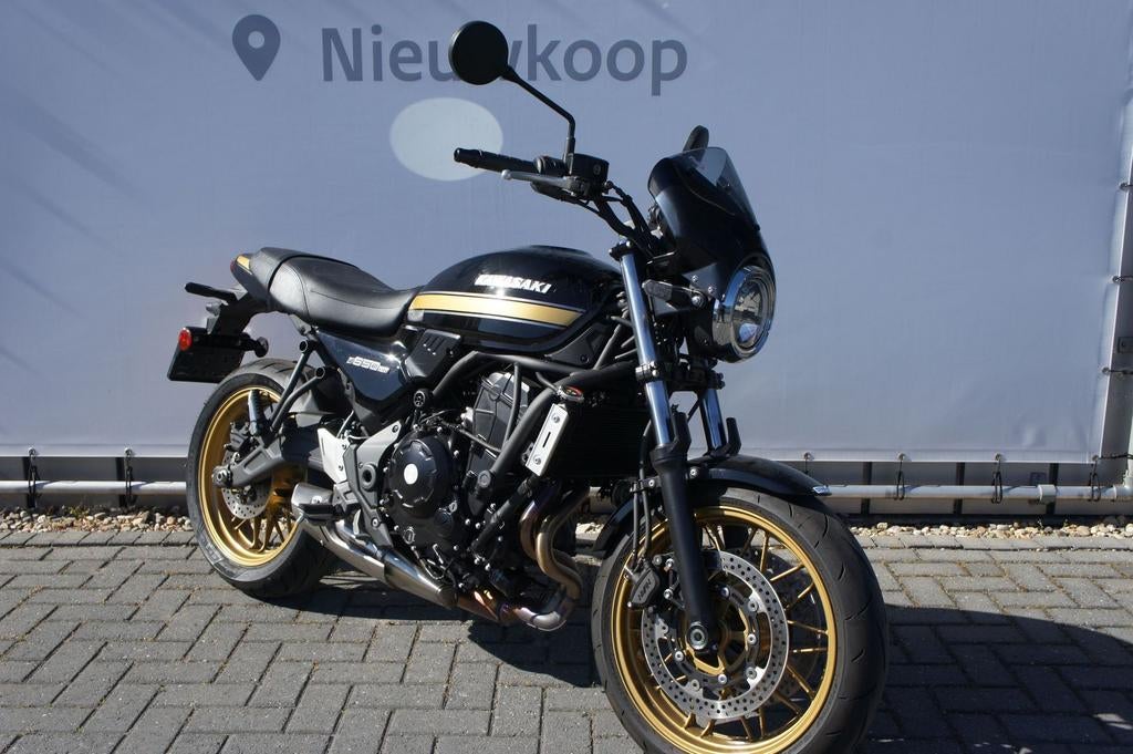 KAWASAKI Z650RS (bj 2025) 4,111 km, Motoren, 2 cilinders, Bedrijf, Onbekend, KAWASAKI