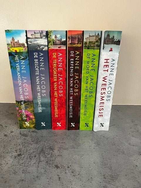 Schijfster Anne Jacobs, 6 boeken serie Het Weesmeisje, Boeken, Ophalen, Zo goed als nieuw