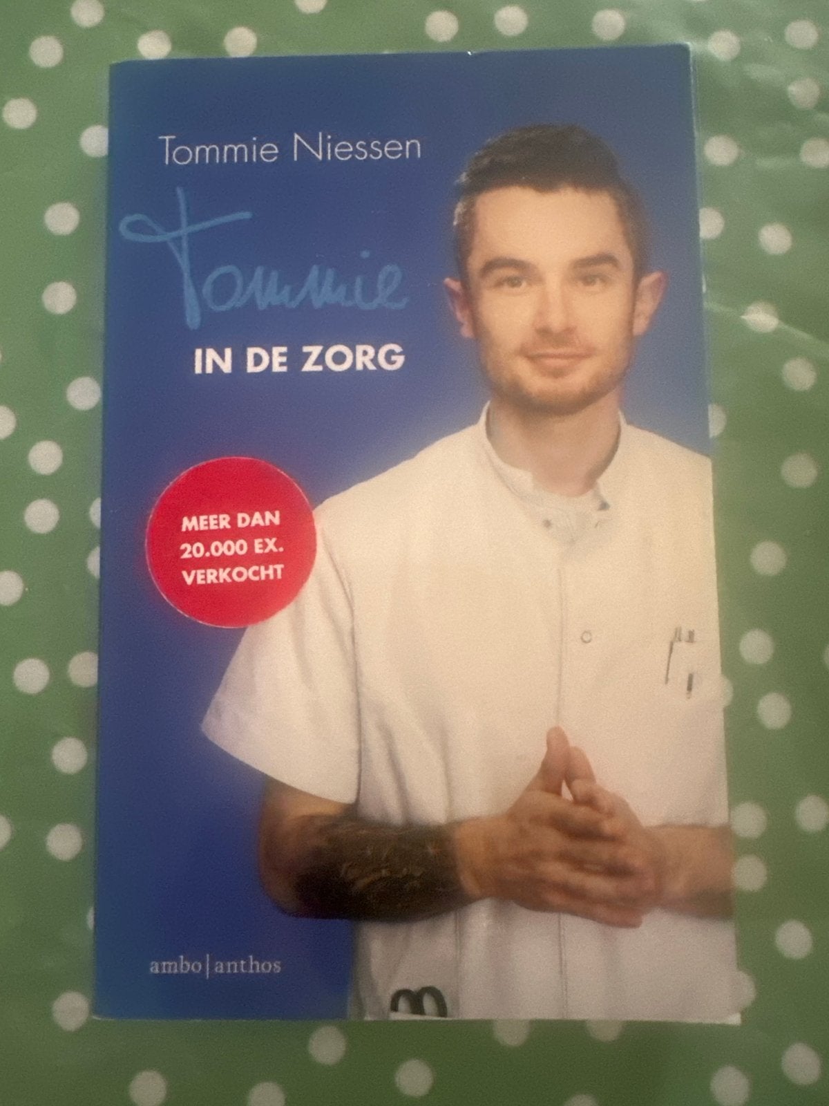 Tommie in de Zorg - Tommie Niessen (Boek), Ophalen of Verzenden, Zo goed als nieuw, Overige typen